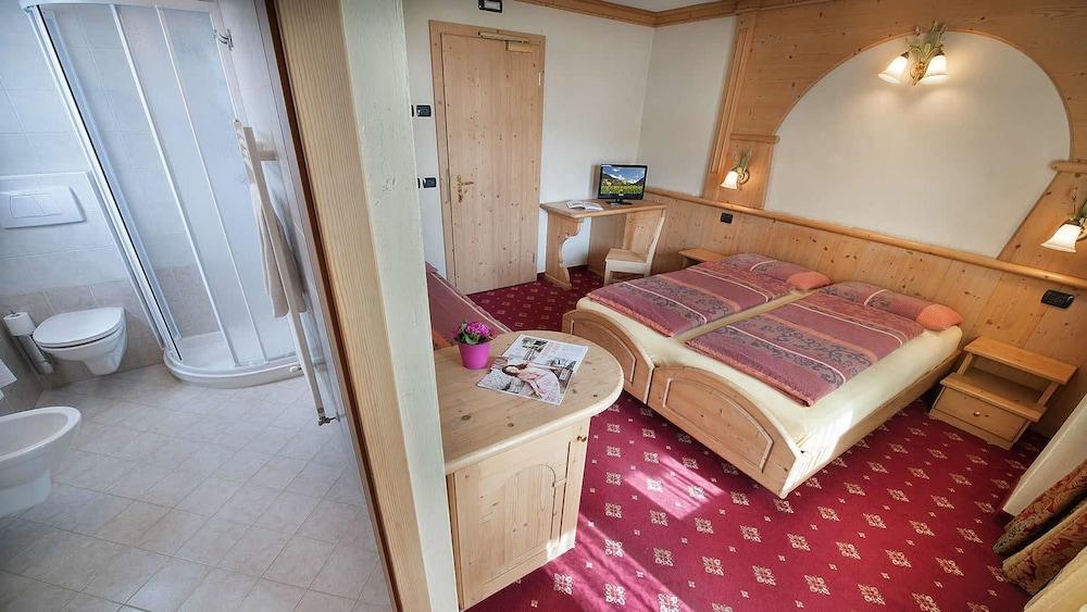 Hotel Champagne Livigno Bagian luar foto