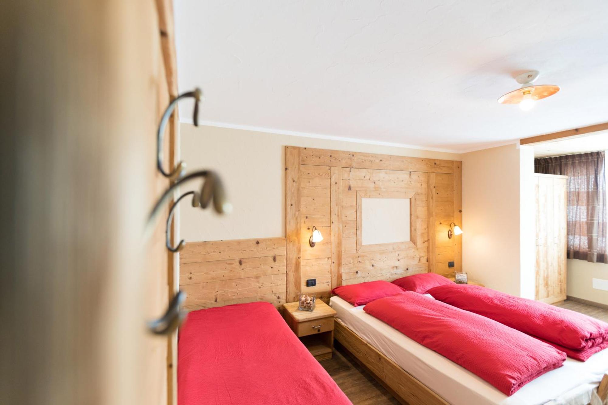 Hotel Champagne Livigno Bagian luar foto