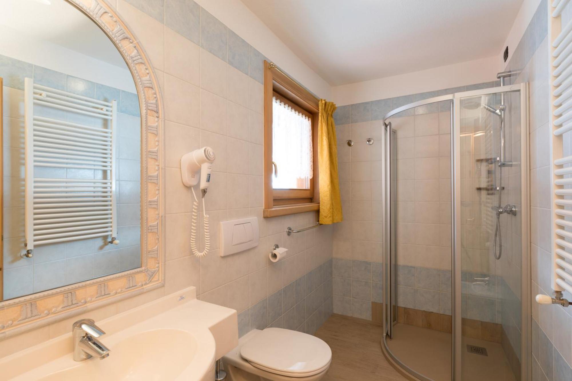 Hotel Champagne Livigno Bagian luar foto