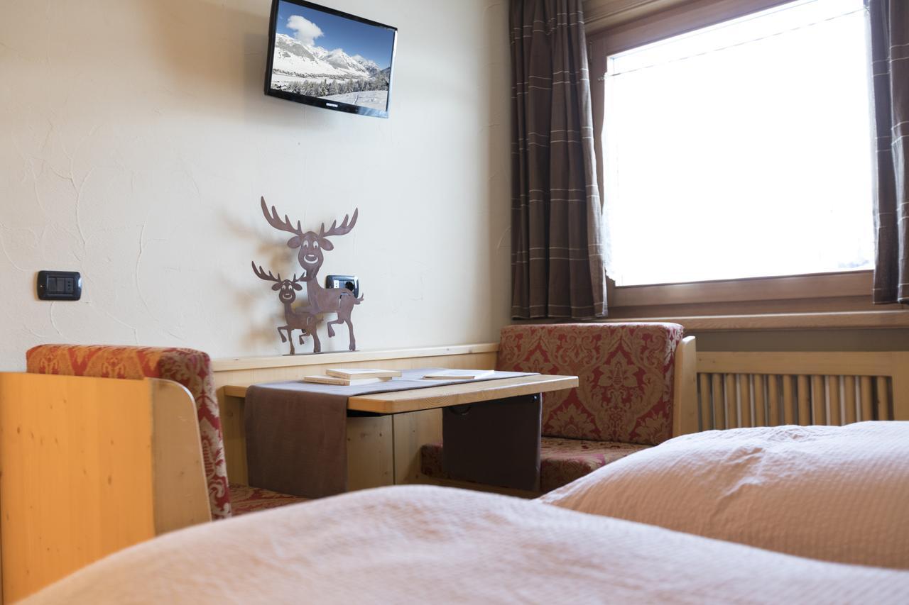 Hotel Champagne Livigno Bagian luar foto