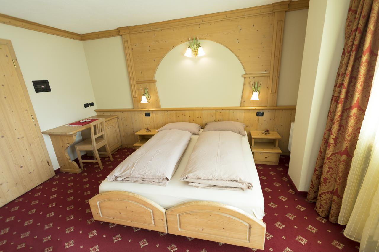 Hotel Champagne Livigno Bagian luar foto